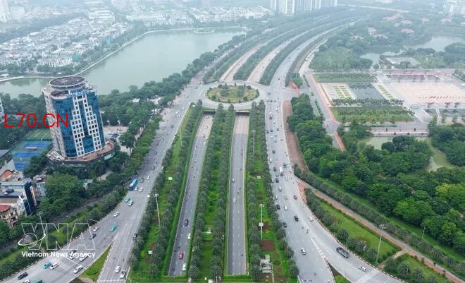 vnanet-potal-duong-pho-ha-noi-vang-ve-trong-ngay-19-8248679.jpg