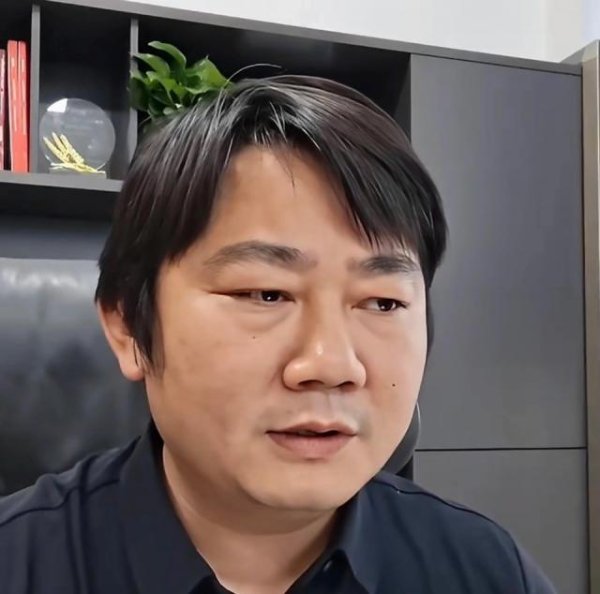 张雪霸气承诺：如果我的车有问题 我的律师可以免费帮你起诉我 我来买单