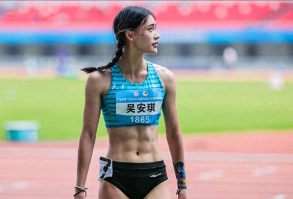 中国女子跨栏实力新星确认 超强腹肌力压吴艳妮 跨年度两战连续突破